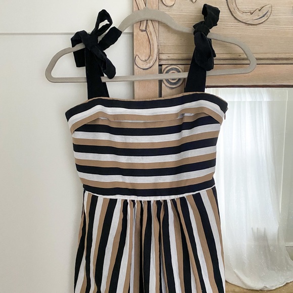 Linen Zara Dress - Picture 3 of 3